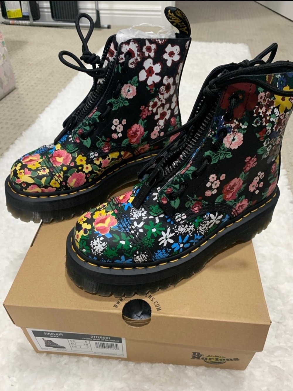 Dr. Martens Sinclair Floral Mash Up Size 38/7